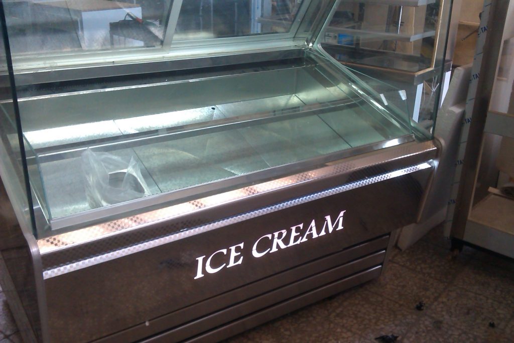 تاپینگ بستنی استیل